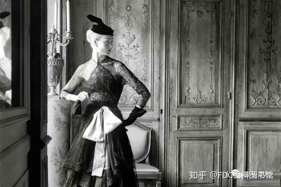 【传奇设想师 】 Cristobal Balenciage 形塑时髦的神之手-3.jpg