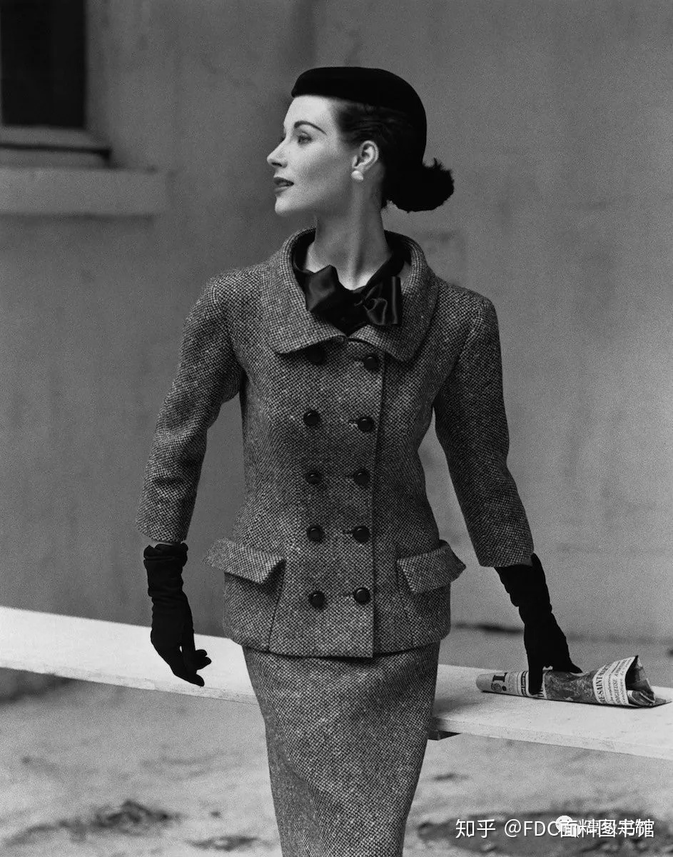 【传奇设想师 】 Cristobal Balenciage 形塑时髦的神之手-44.jpg