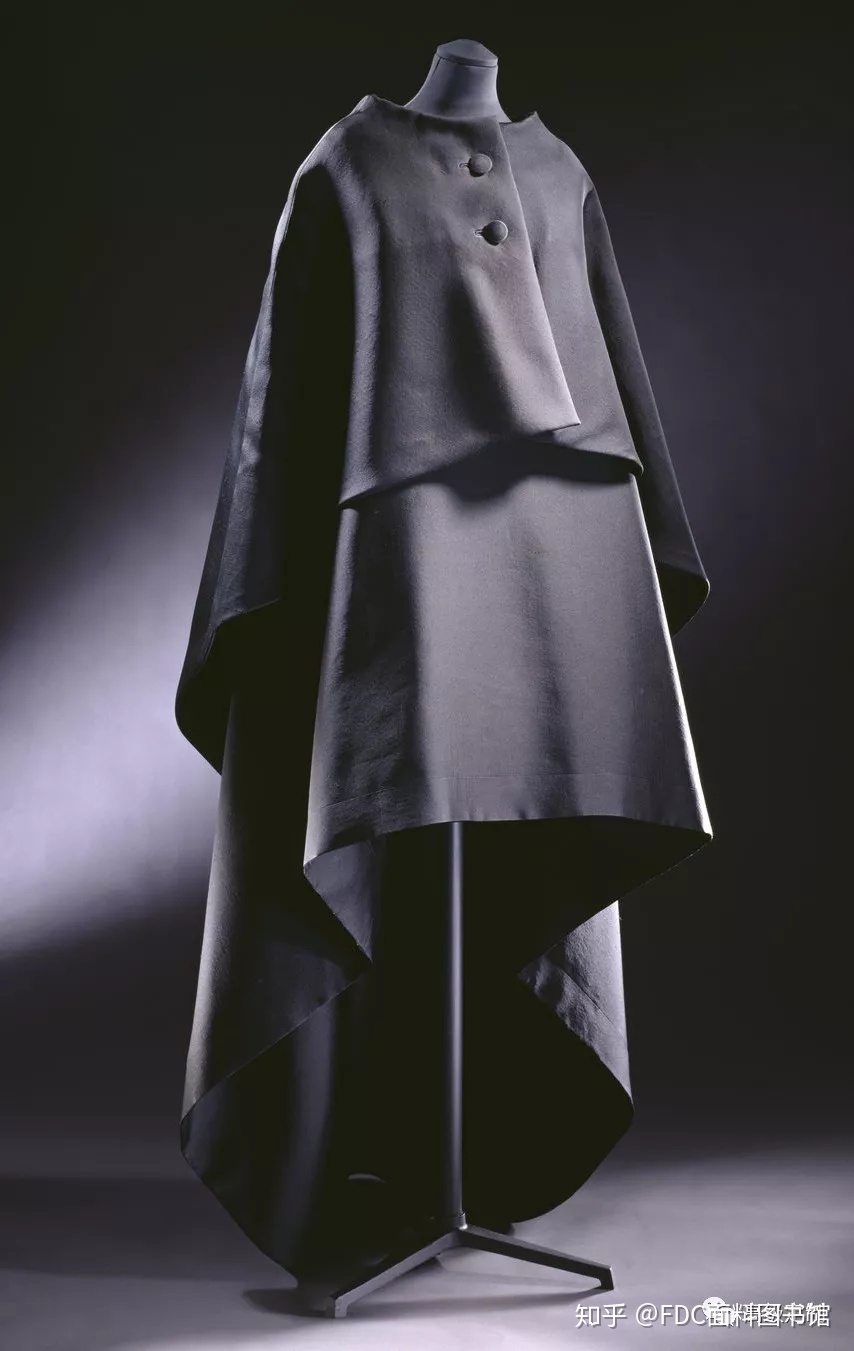 【传奇设想师 】 Cristobal Balenciage 形塑时髦的神之手-59.jpg