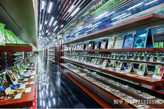 盘点I 那些宝藏集装箱书店，创意总是萍水重逢_集装客-4.jpg